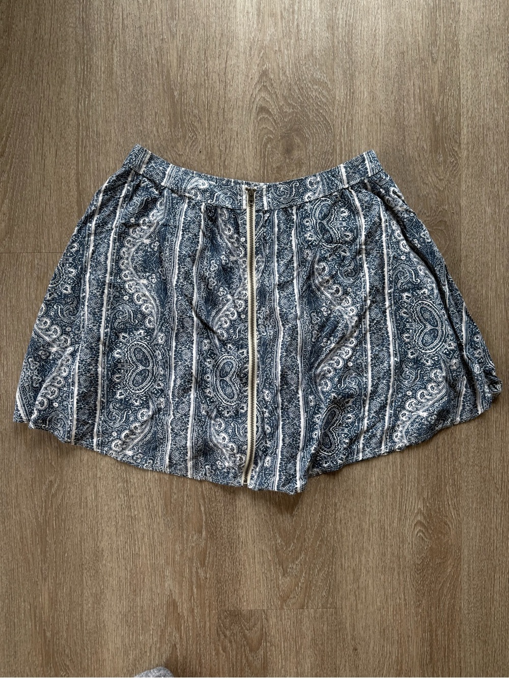Abercrombie & Fitch Blue White Paisley Skater Skirt Zip Front Size M Boho Y2K